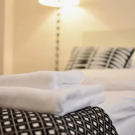 Apartamento Stary Rynek Strzalowa Estate Center *